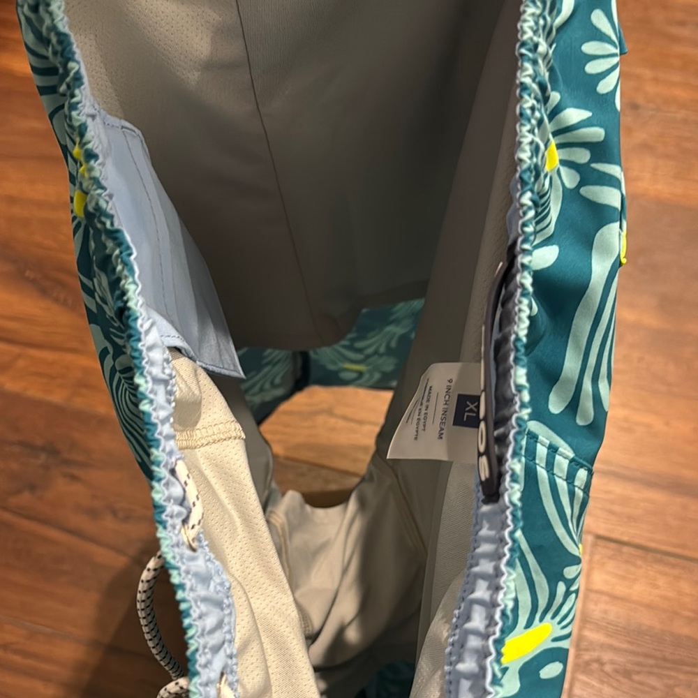 Bonobos NWOT green & Yellow Swim Trunks Tropical Print with Pockets. - Picture 6 of 7